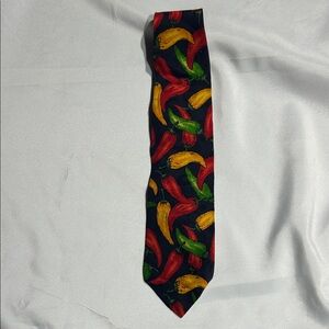 Vibrant Chili Pepper Patterned Men's Tie